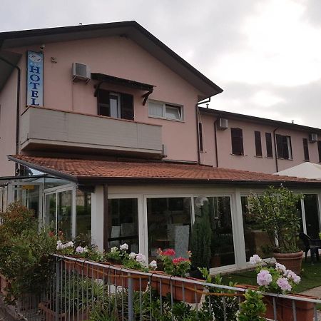 Hotel Patrizia Marina di Massa Eksteriør bilde