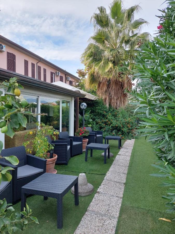 Hotel Patrizia Marina di Massa Eksteriør bilde