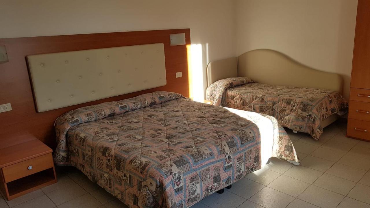 Hotel Patrizia Marina di Massa Eksteriør bilde