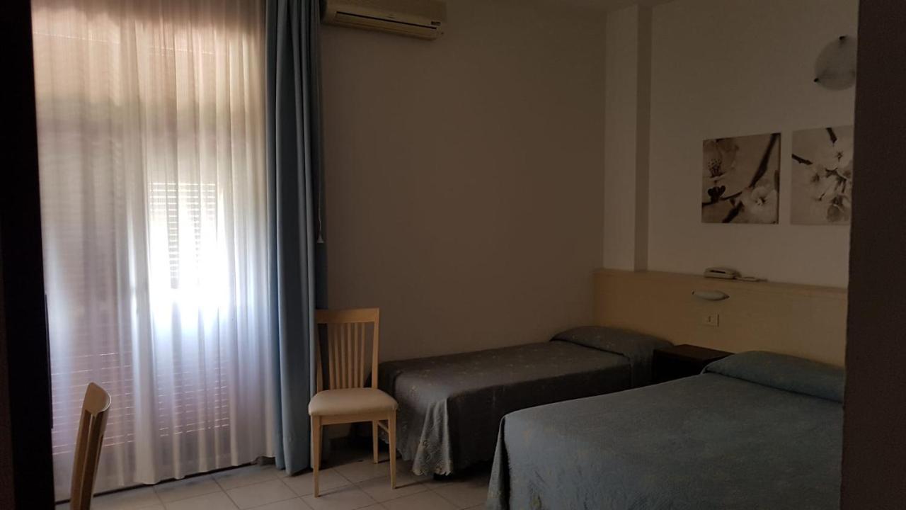 Hotel Patrizia Marina di Massa Eksteriør bilde